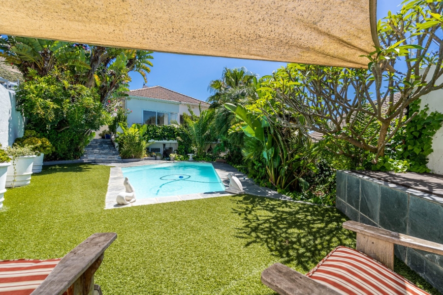 To Let 1 Bedroom Property for Rent in Green Point Western Cape